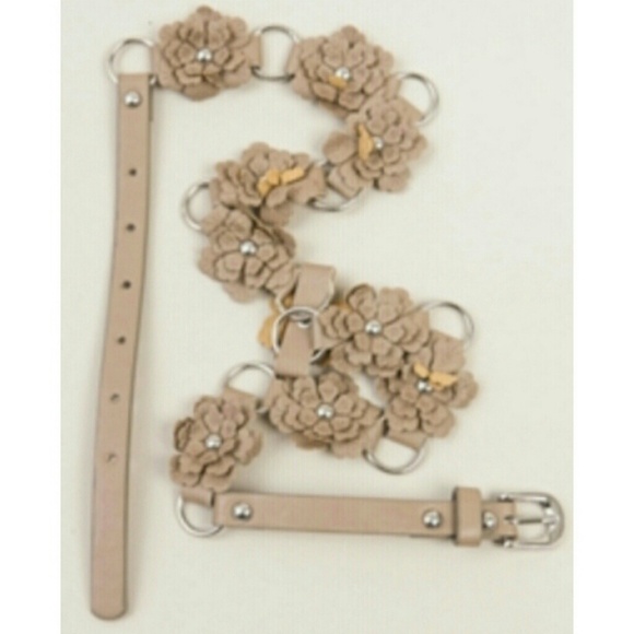 Taupe Linked Flower Belt - Picture 1 of 3